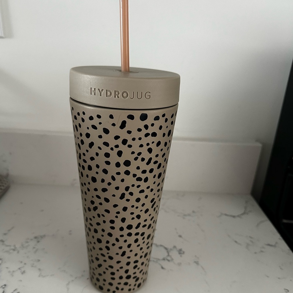 Animal Print 24 oz Hydrojug Shaker Cup